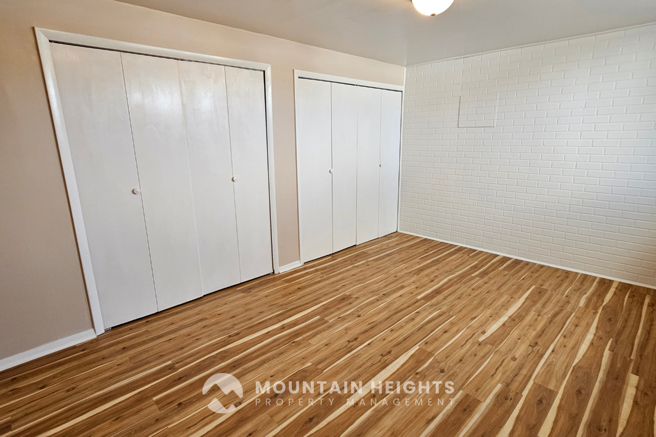 9889 S Poppy Ln - Photo 5 of 18
