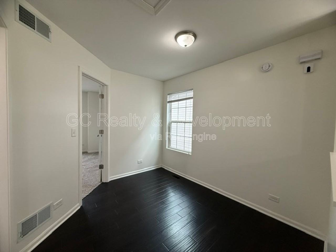 1016 Turin Dr - Photo 7 of 27