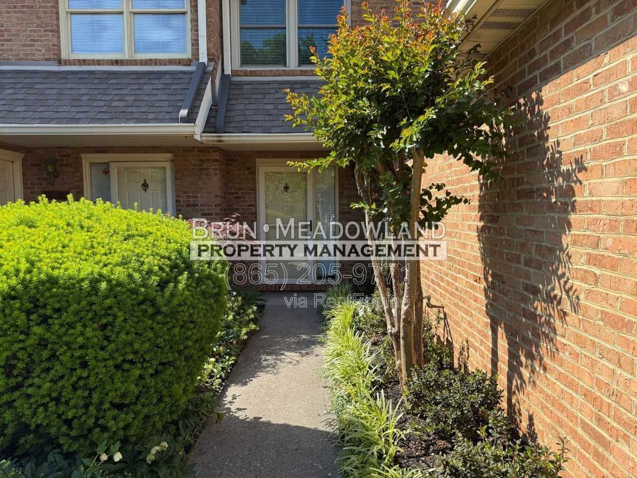 10427 Ravenbrook Ln - Photo 7 of 46