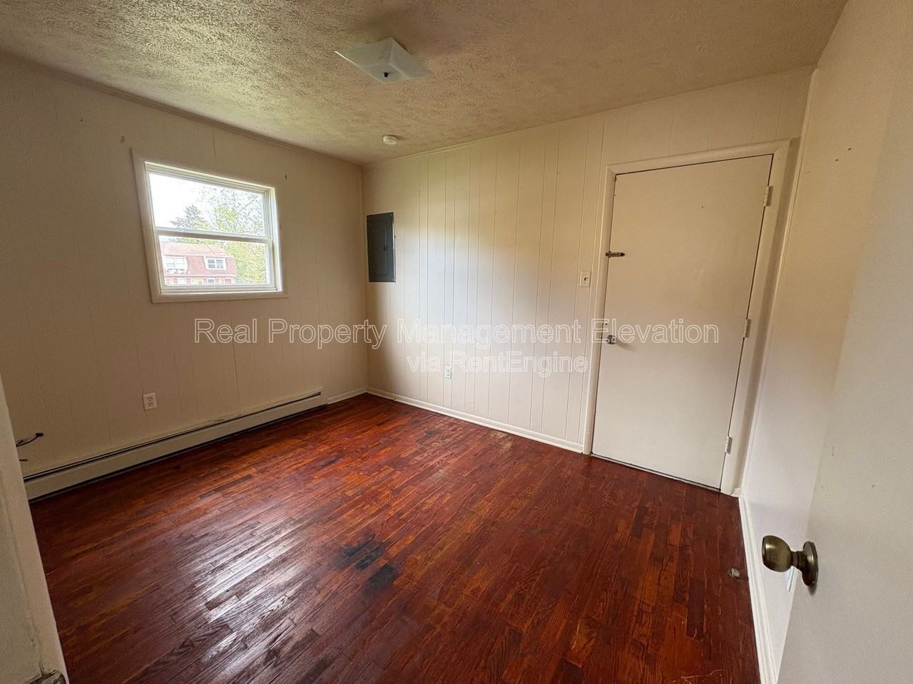 1114 Allen Dr - Photo 6 of 9
