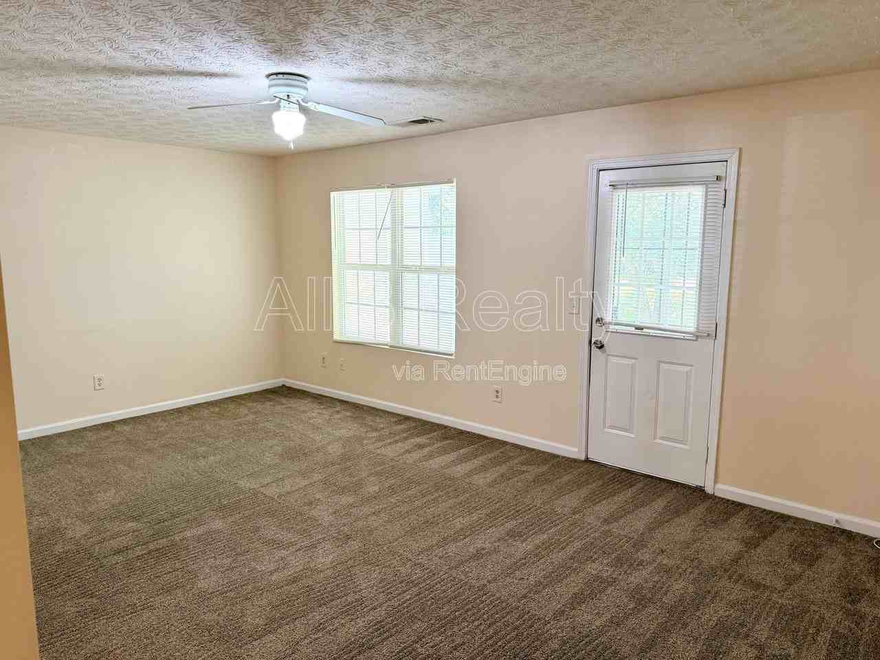 1863 Grove Way - Photo 4 of 24