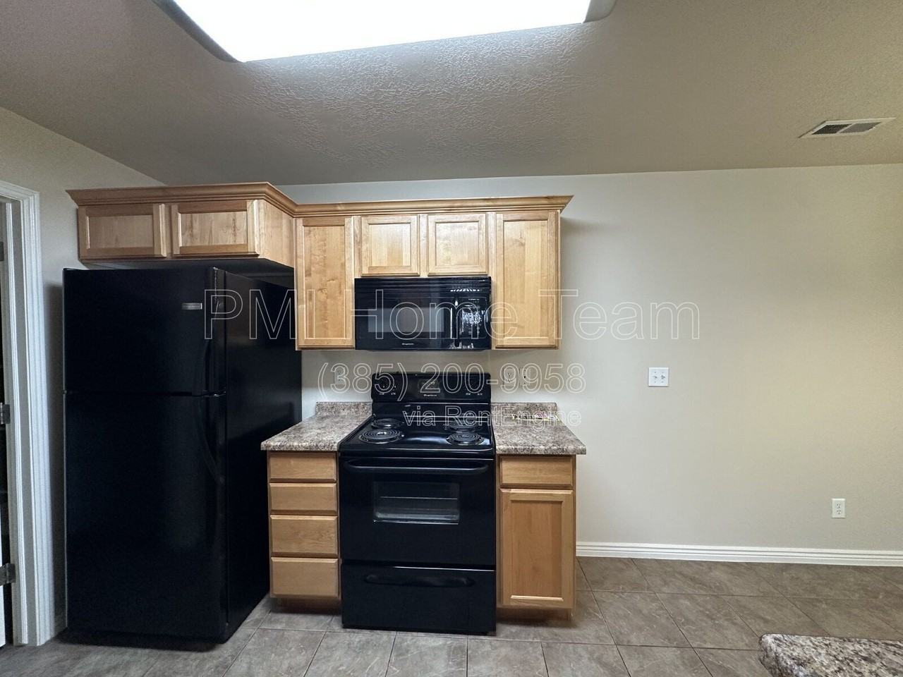 2510 Charleston Ave #B12 - Photo 2 of 11