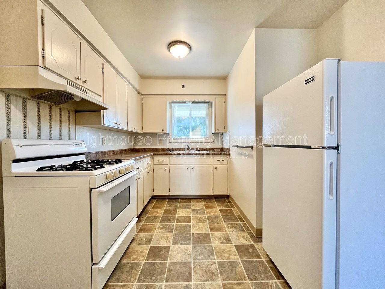 1920 Porter St Sw #4 - Photo 2 of 11