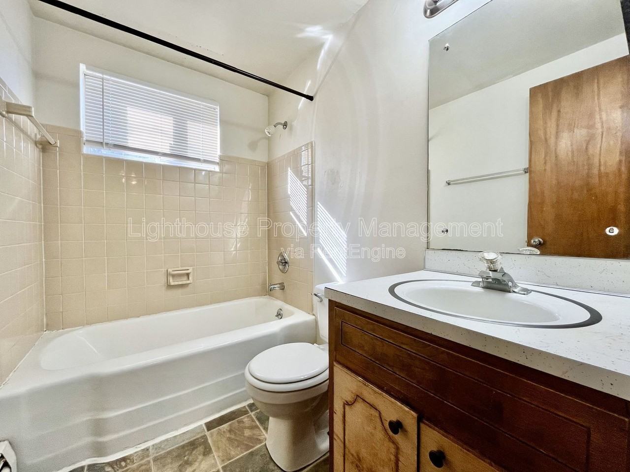 1920 Porter St Sw #4 - Photo 7 of 11