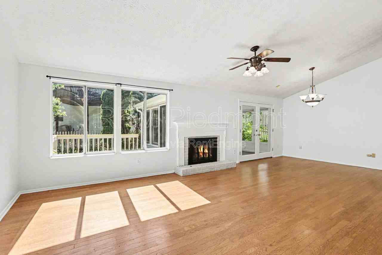 10475 Willow View Cir - Photo 2 of 29