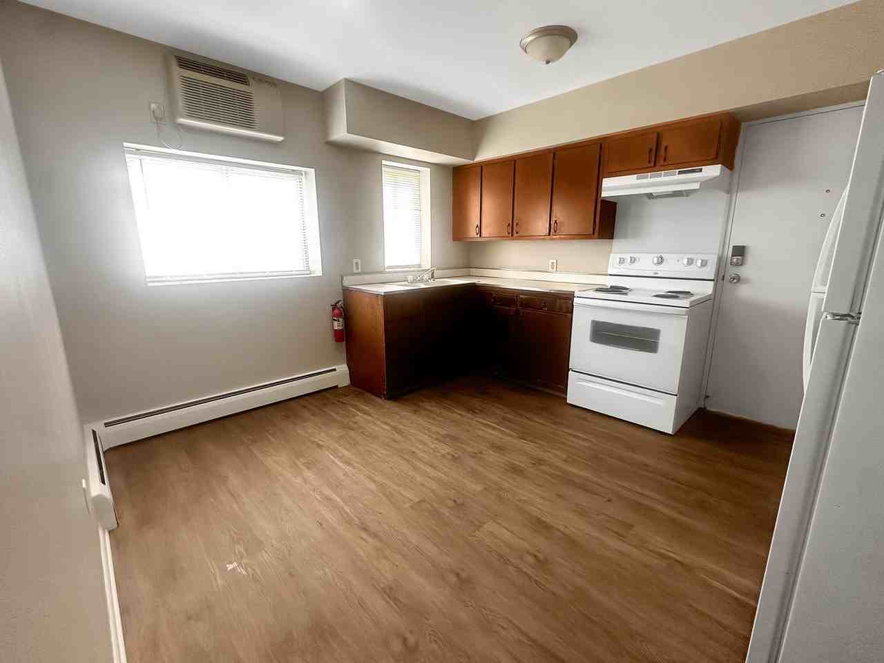2843 S Burdick St #D - Photo 2 of 9