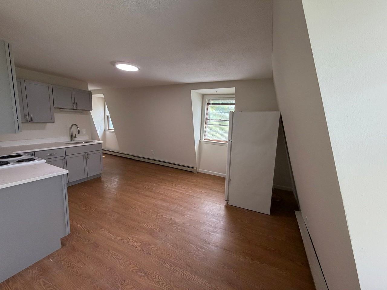 682 Beech St #6 - Photo 3 of 12