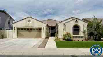 featured image of 2906 E Russell St