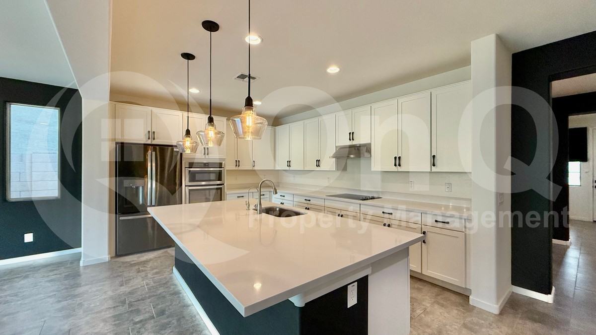2906 E Russell St - Photo 5 of 21