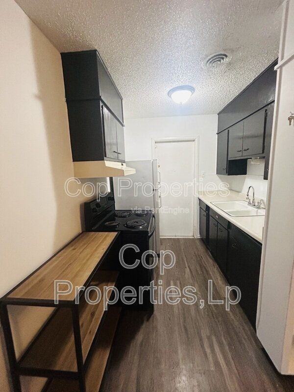 144 Cloudhaven Dr #1 - Photo 2 of 10