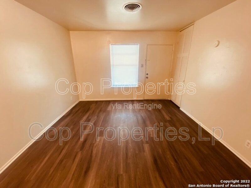 144 Cloudhaven Dr #1 - Photo 5 of 10