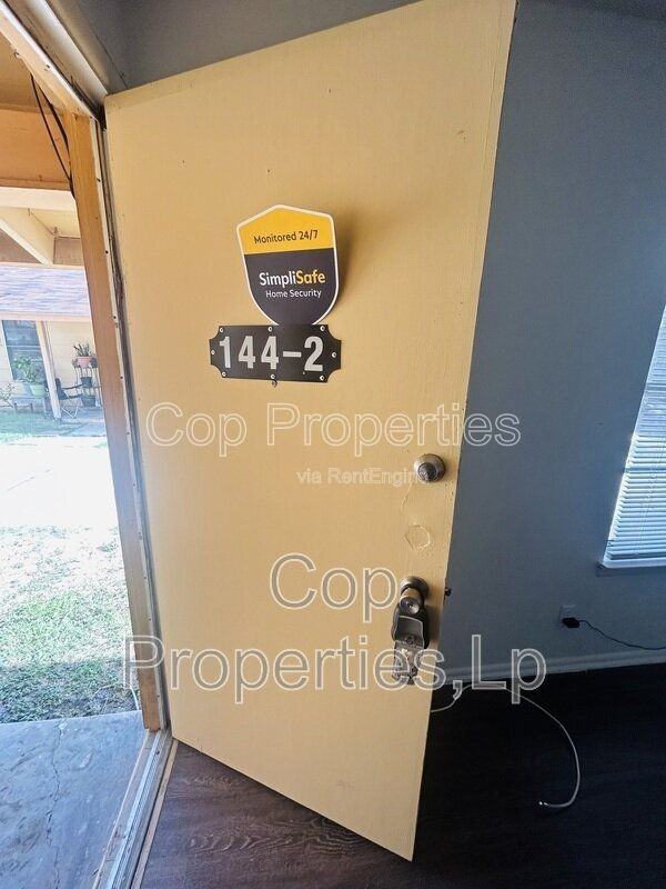 144 Cloudhaven Dr #1 - Photo 6 of 10