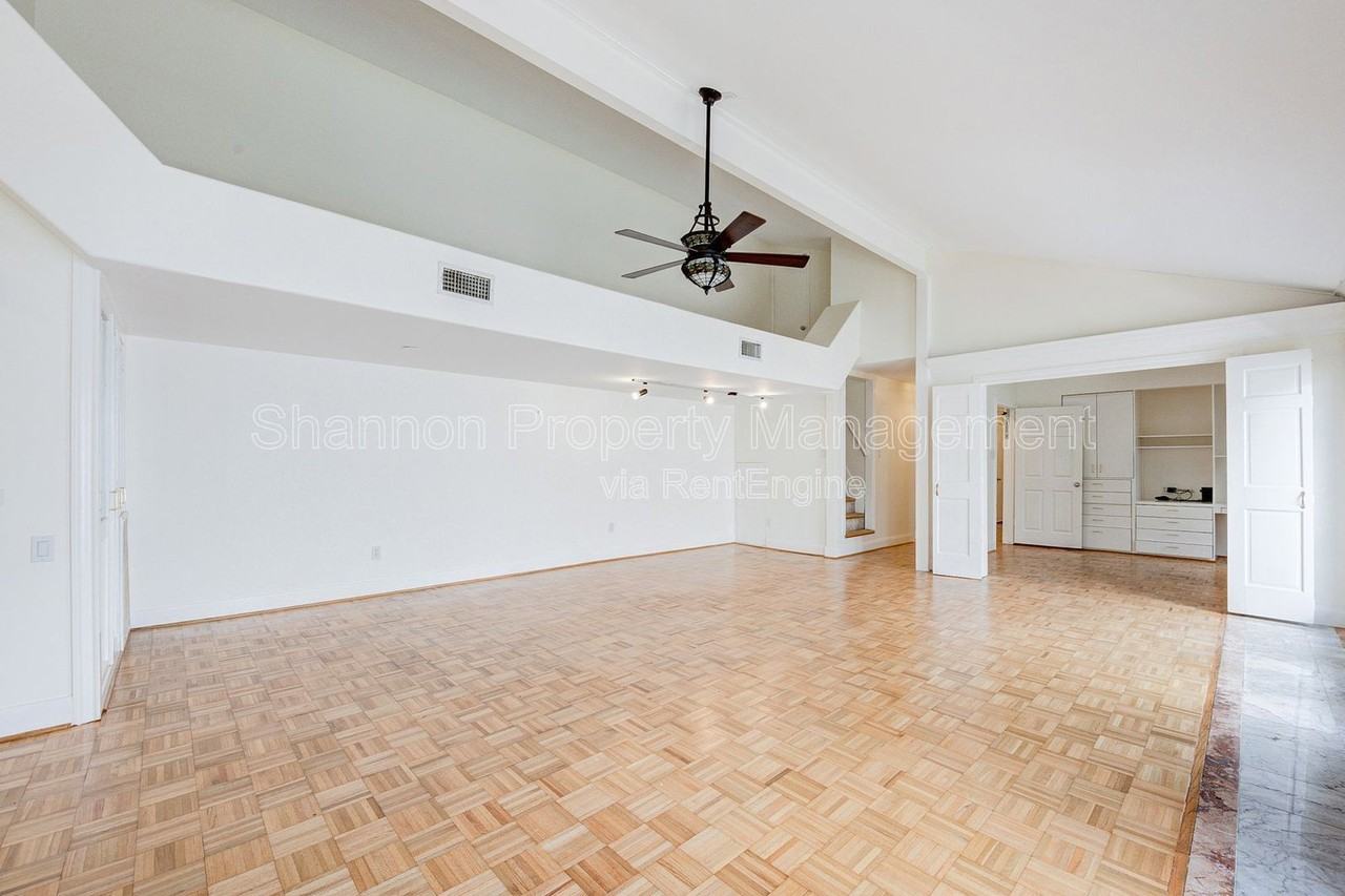 2501 Driscoll St - Photo 6 of 29
