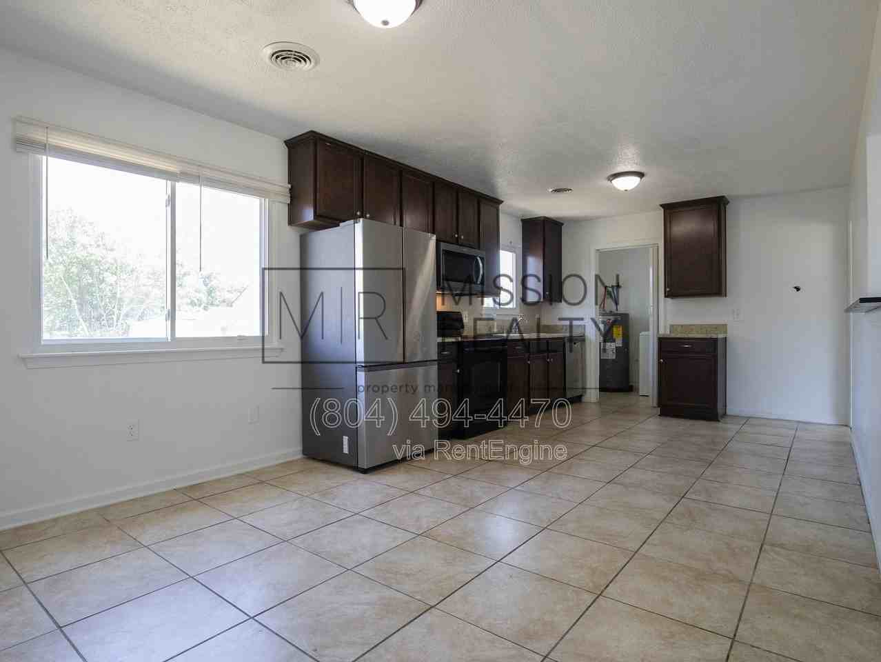 1649 Delmar Ave - Photo 5 of 22