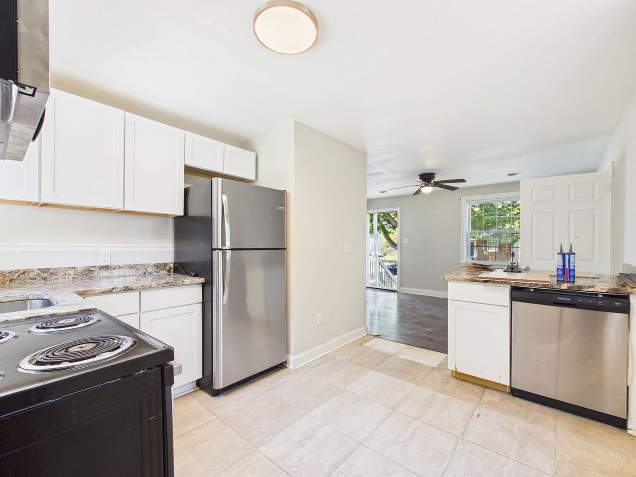 4605 Eastover Ave - Photo 7 of 22
