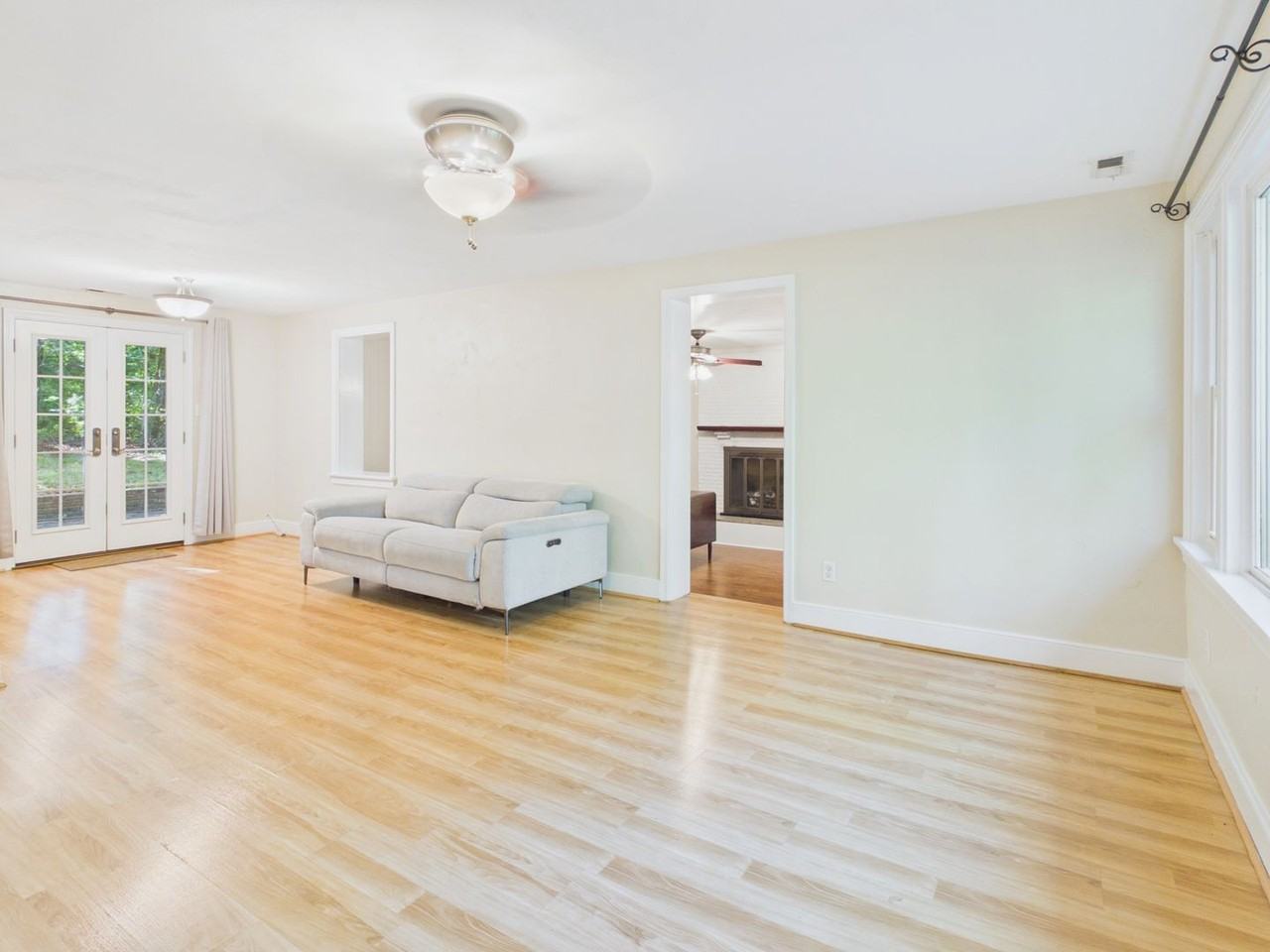 7854 Whitworth Rd - Photo 3 of 39