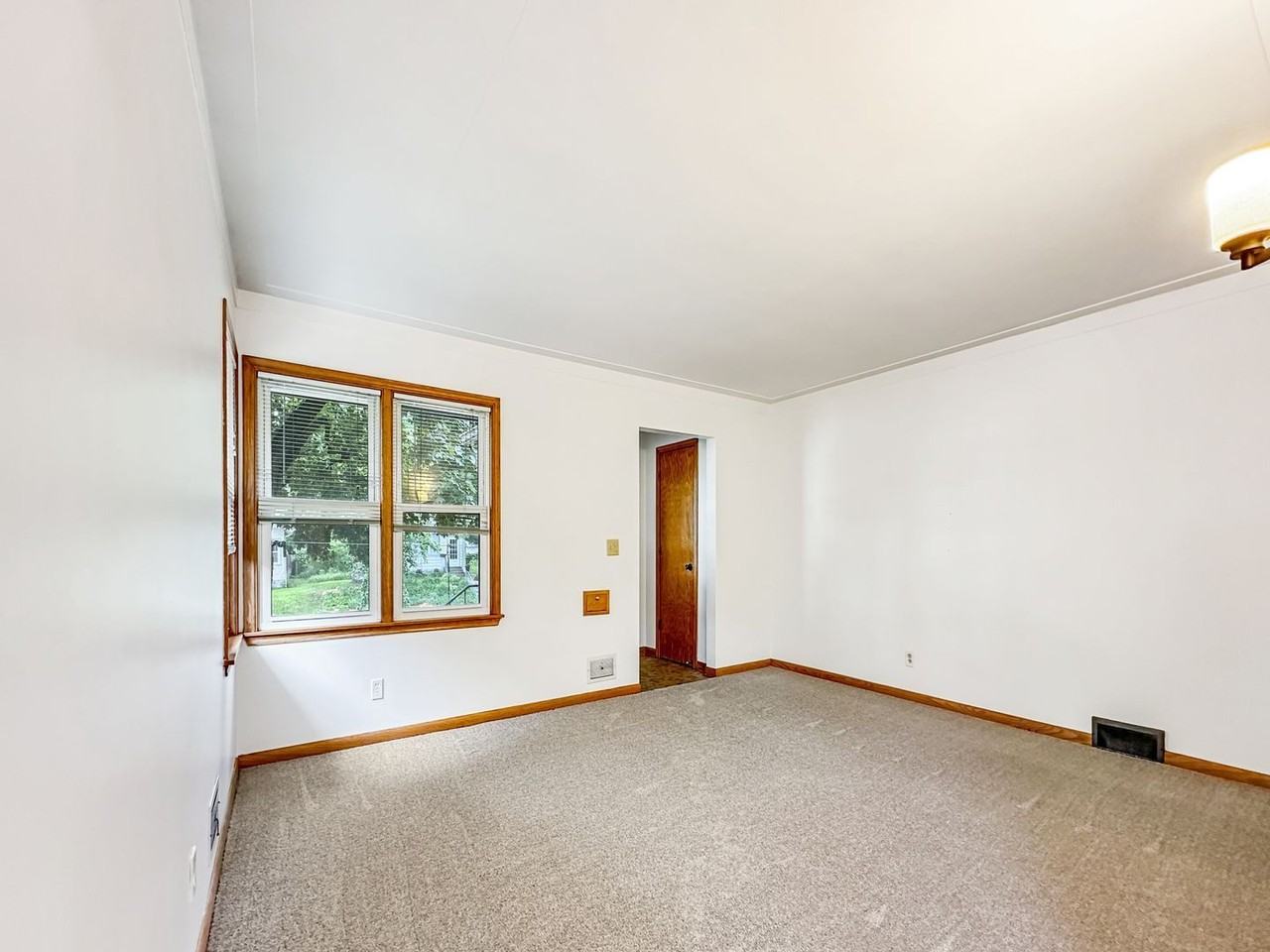 4541 Bloomington Ave - Photo 4 of 15