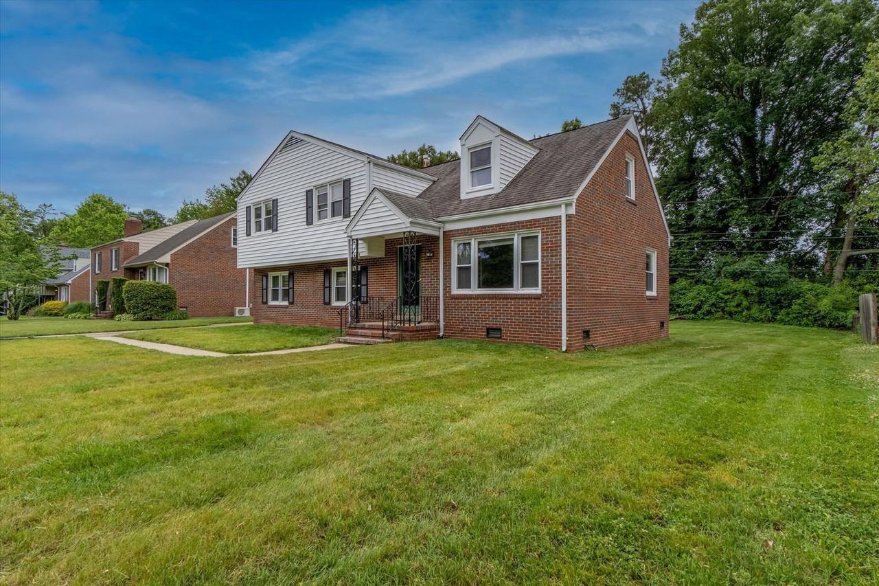 8407 Pamela Dr - Photo 3 of 33