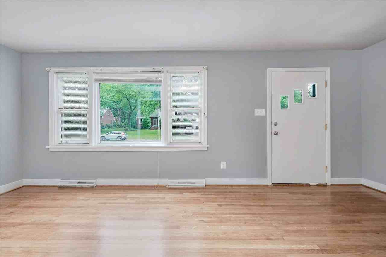 8407 Pamela Dr - Photo 5 of 33