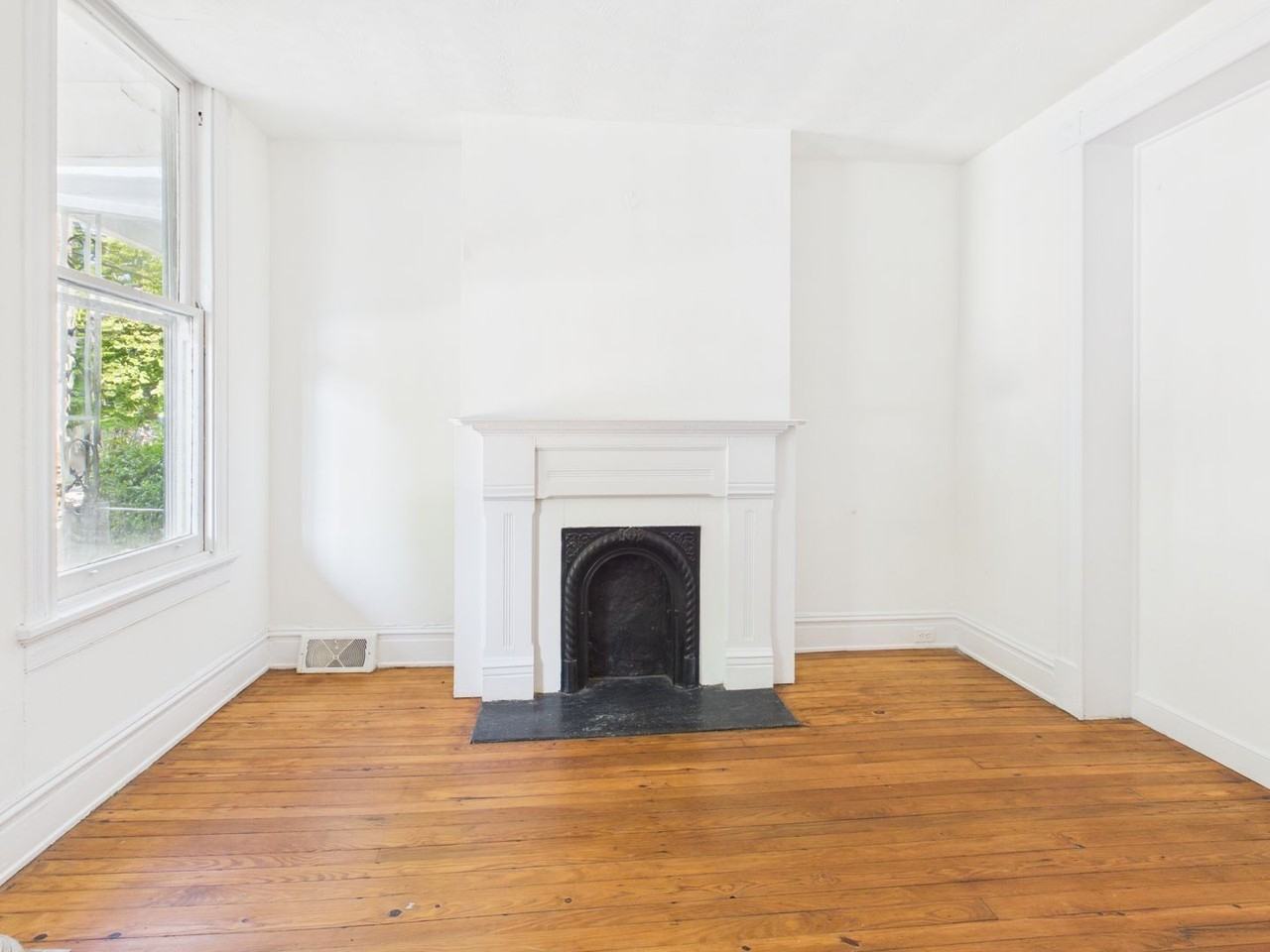 2108 W Cary St - Photo 7 of 50