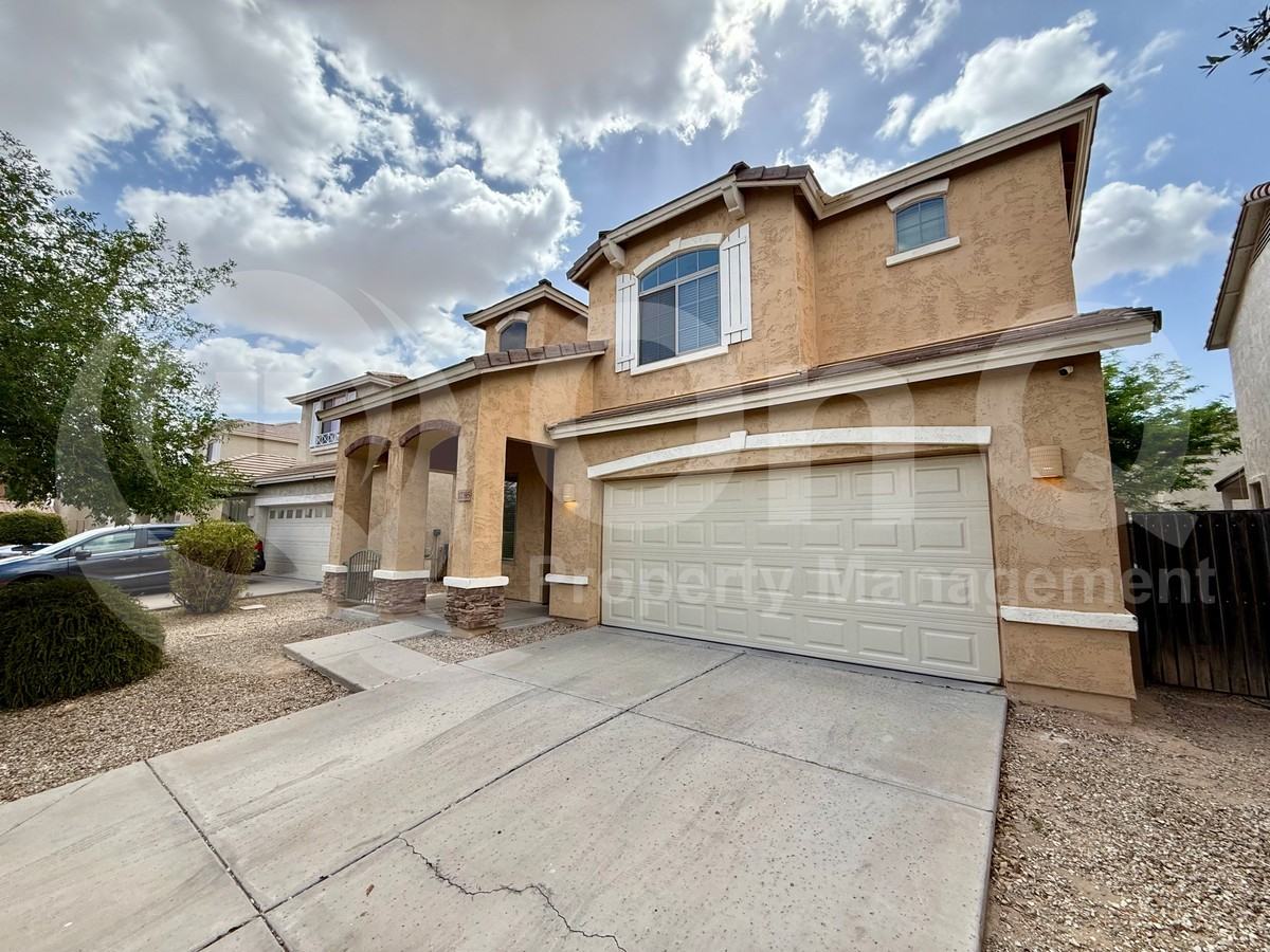 17395 W Langer Ln - Photo 3 of 31
