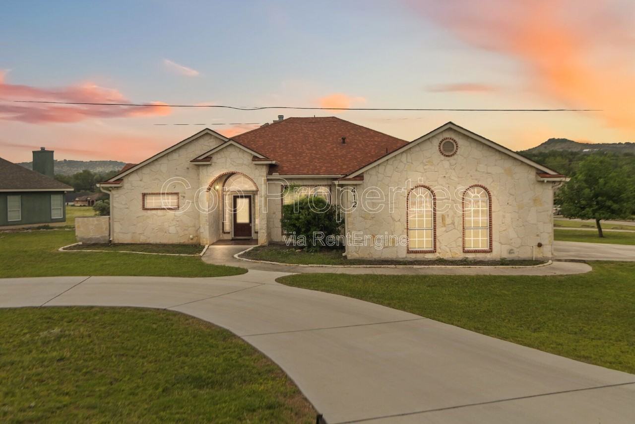 412 Shayla Ln
