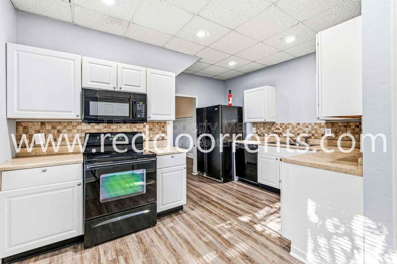 736 E Morris St - Photo 5 of 32