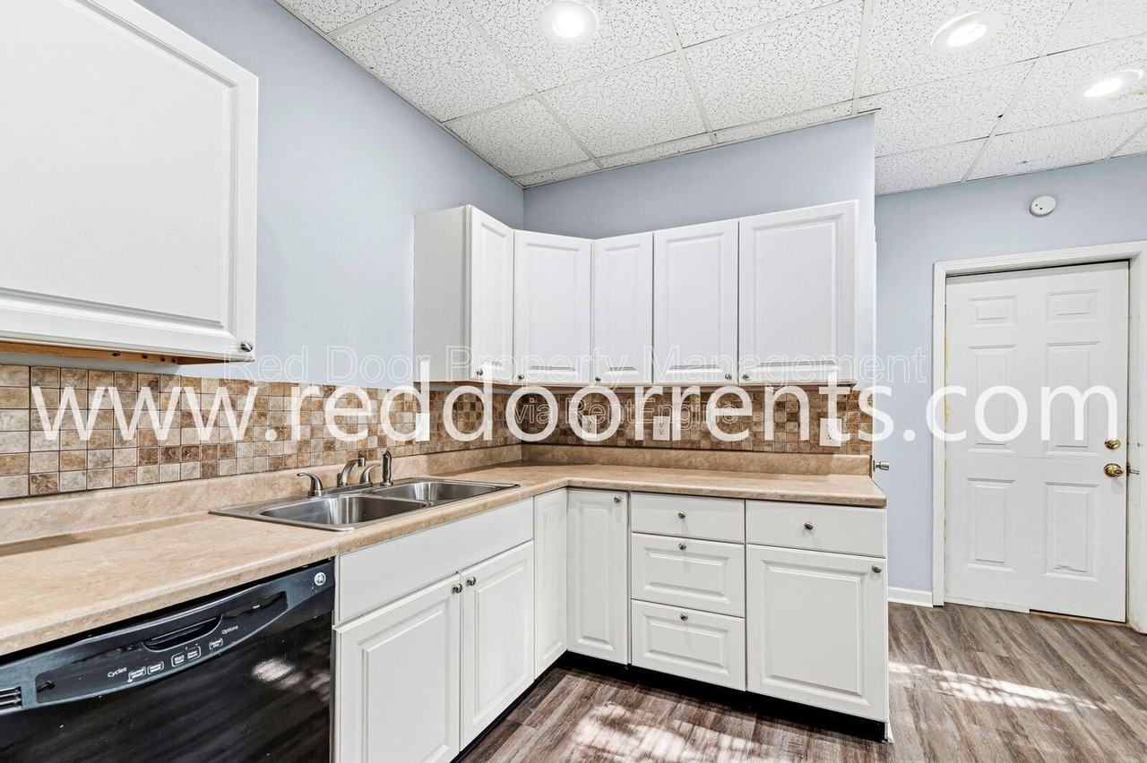 736 E Morris St - Photo 7 of 32