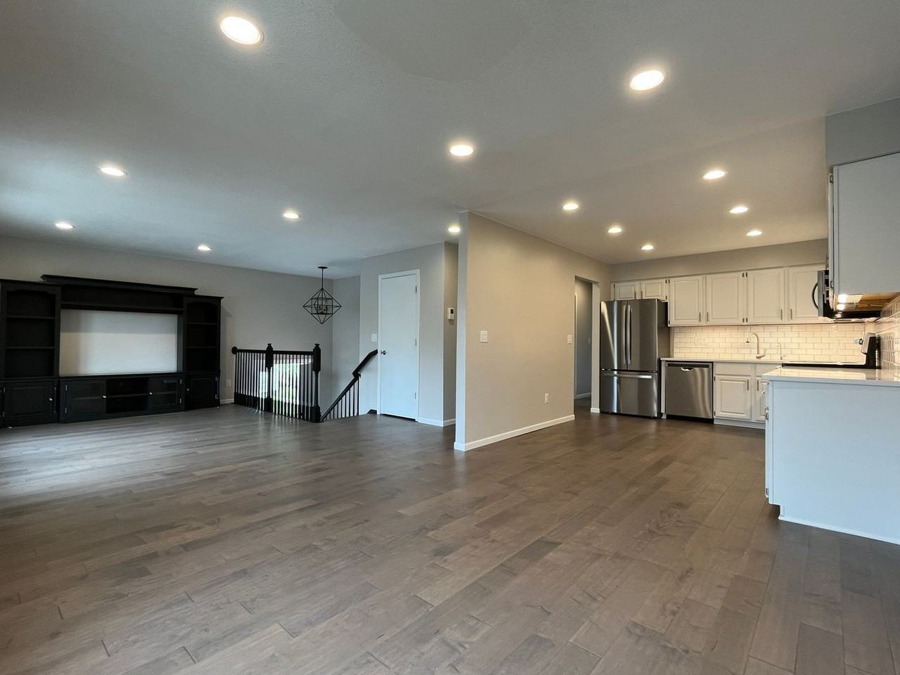 2257 Oregon Ct - Photo 5 of 15