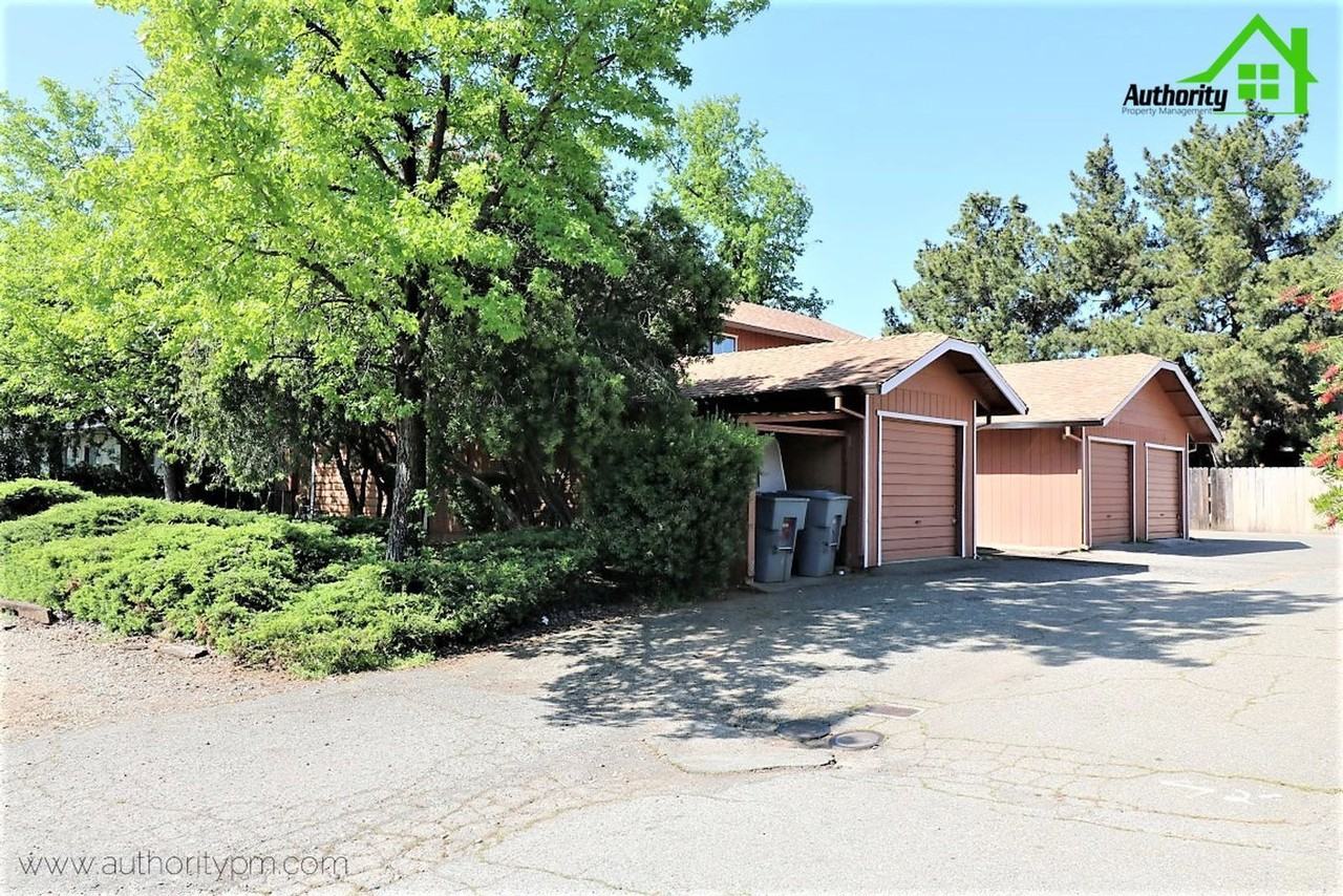 2750 Shasta View Dr #2 - Photo 3 of 16