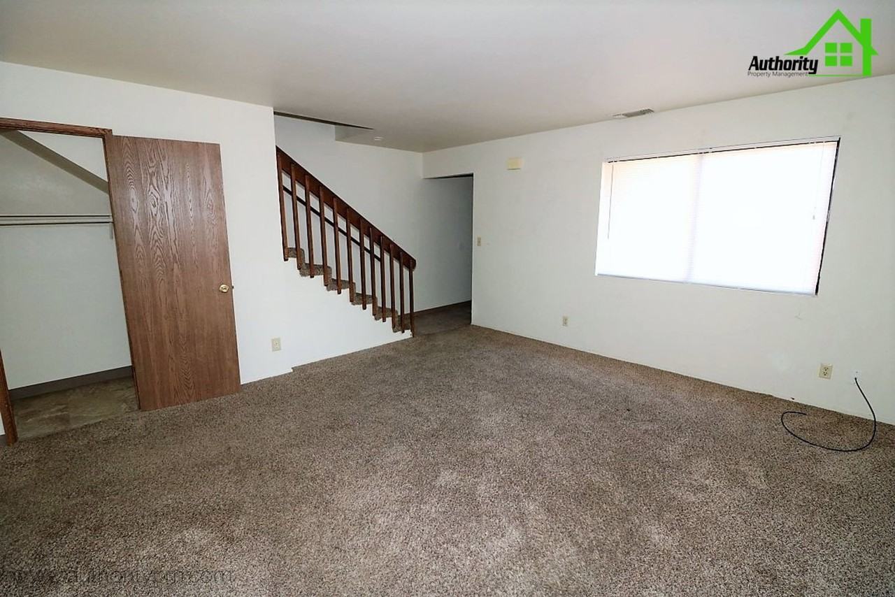 2750 Shasta View Dr #2 - Photo 4 of 16