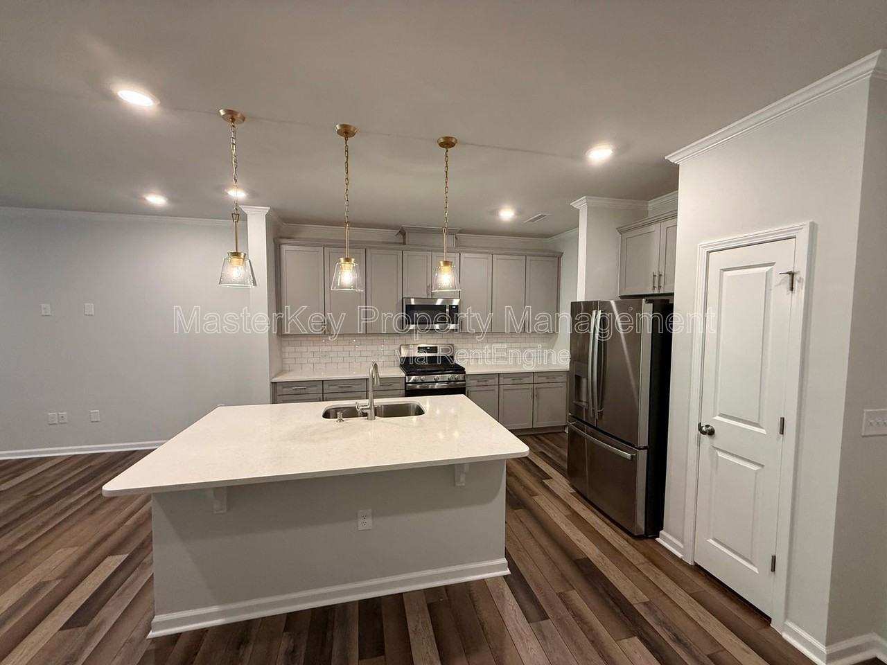 181 Millennium Dr - Photo 3 of 19