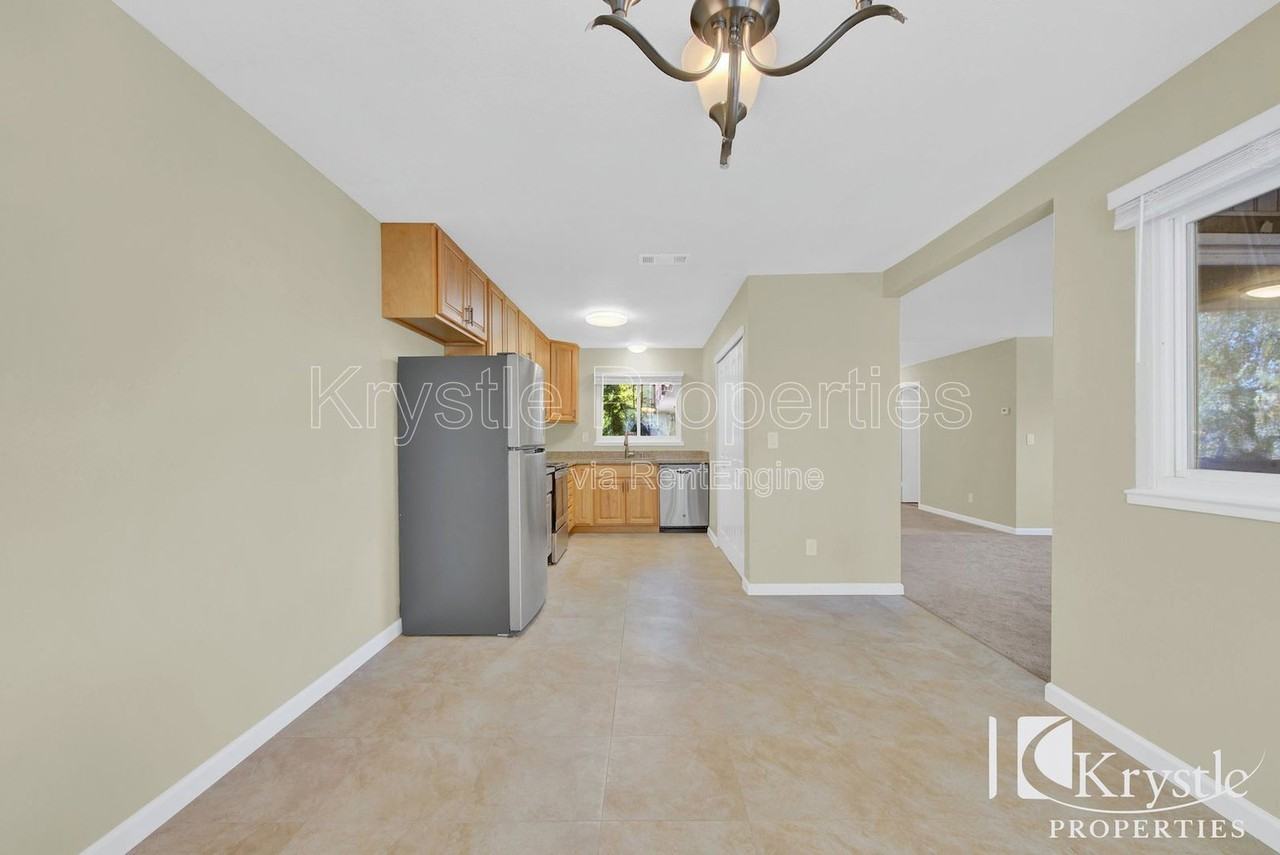 201 Nautical Ct - Photo 4 of 15