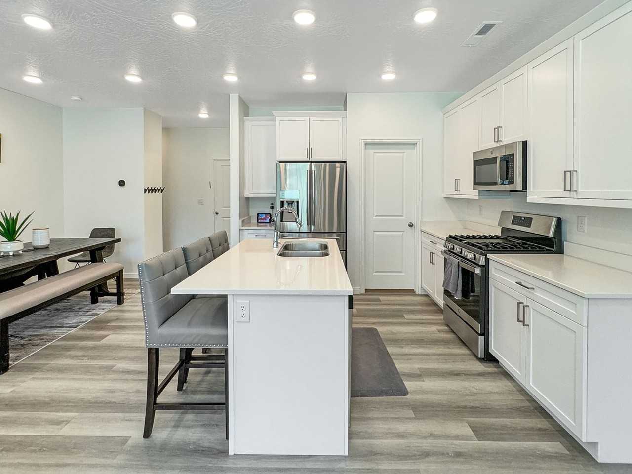 5815 S Carnelian Pkwy - Photo 5 of 28