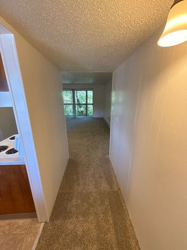 528 Sw Levens St #11 - Photo 4 of 24