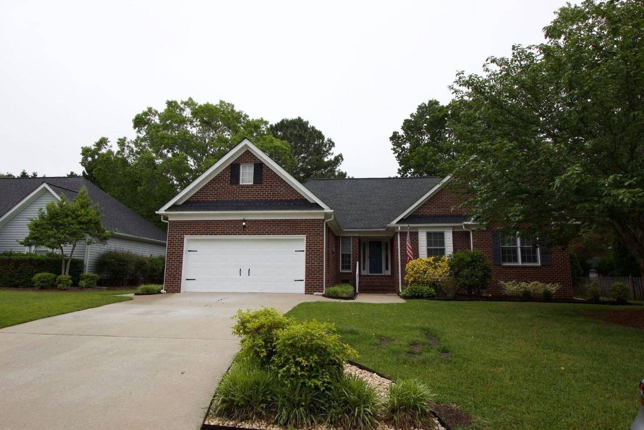 4407 Treetops Cir - Photo 3 of 35