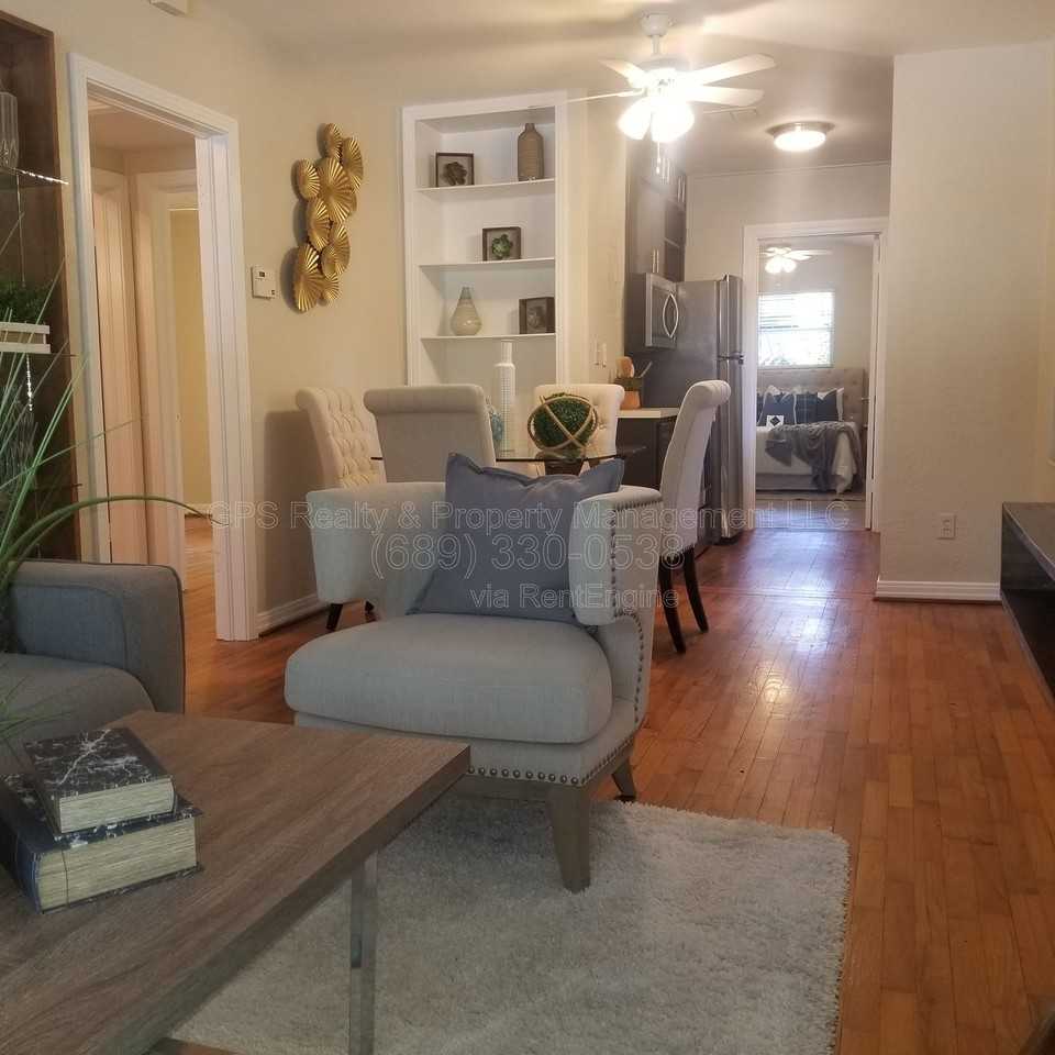 555 W Winter Park St - Photo 6 of 21