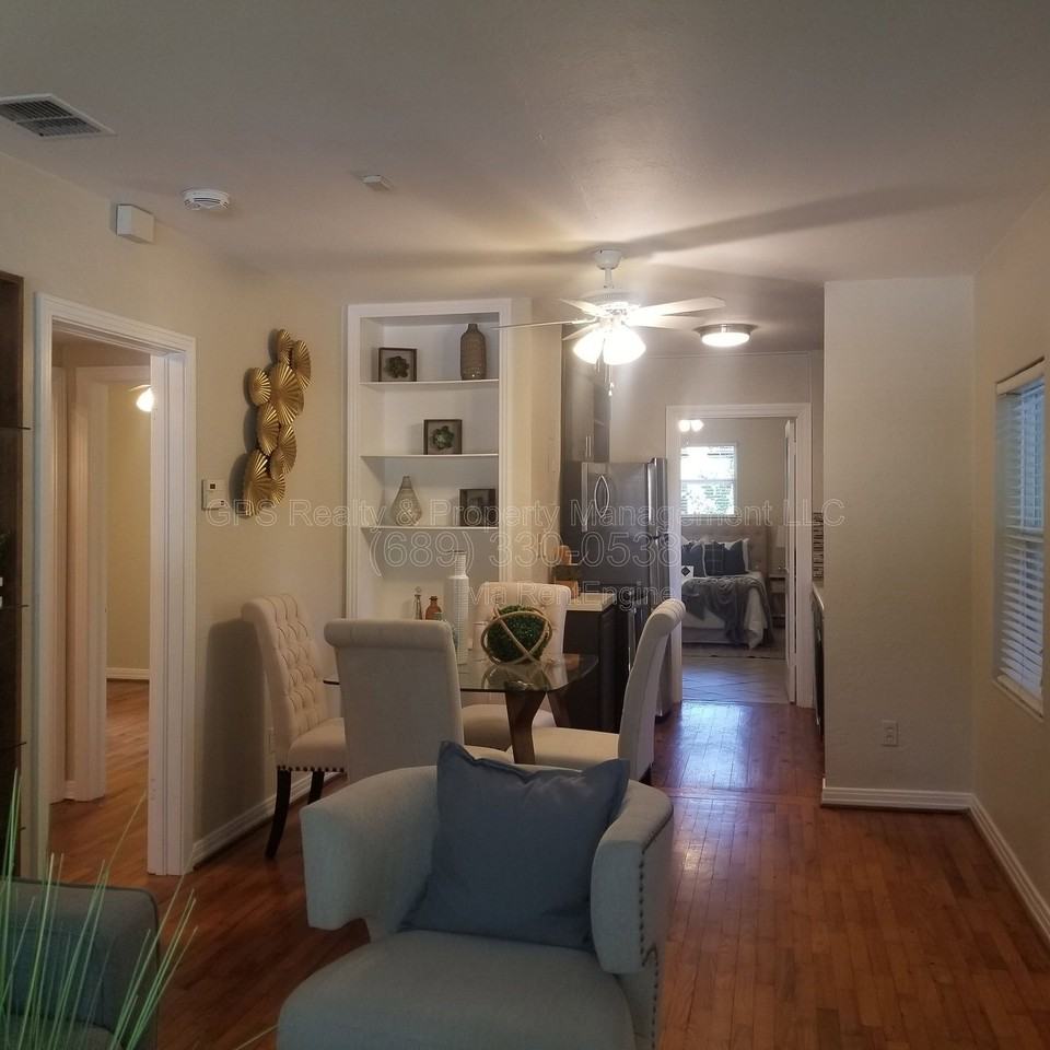 555 W Winter Park St - Photo 7 of 21