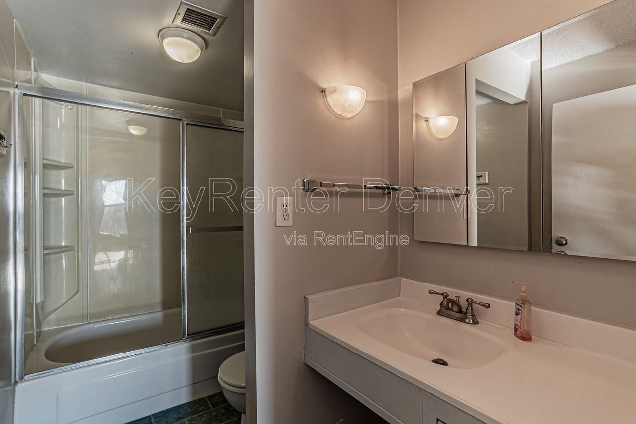 740 N Pearl St #804 - Photo 6 of 22