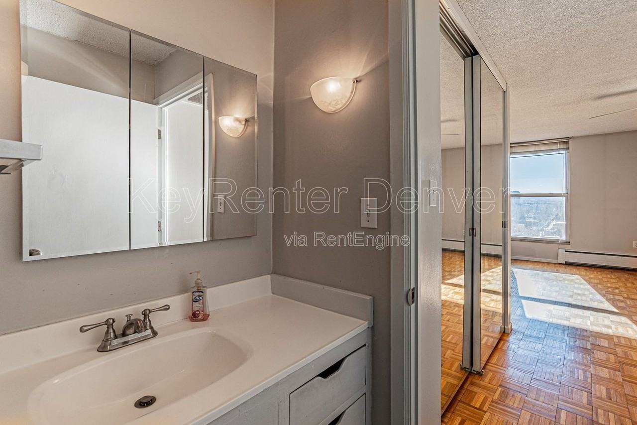 740 N Pearl St #804 - Photo 7 of 22