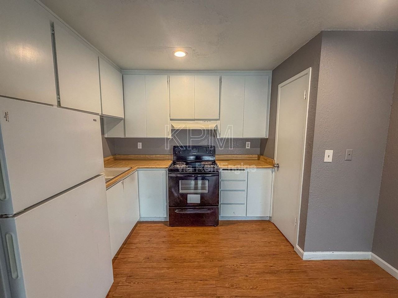 3939 N Pershing Ave #048 - Photo 4 of 12