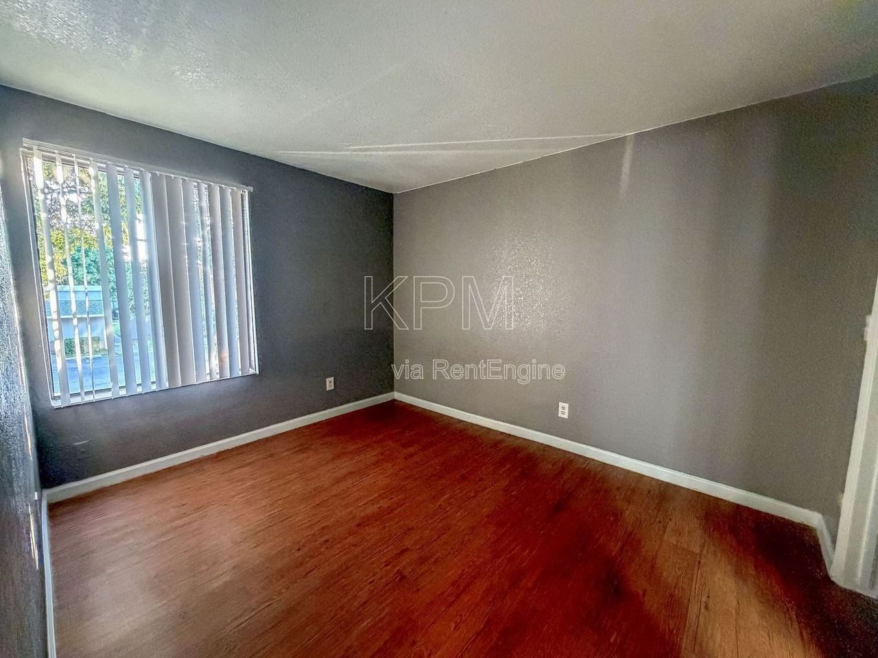 3939 N Pershing Ave #048 - Photo 6 of 12
