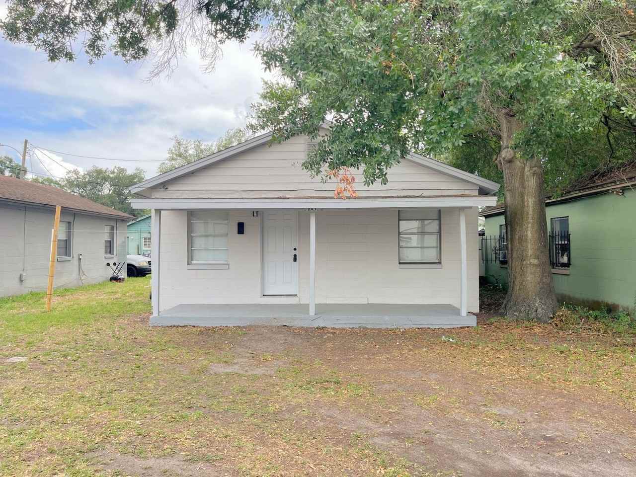 904 Randall St - Photo 2 of 16