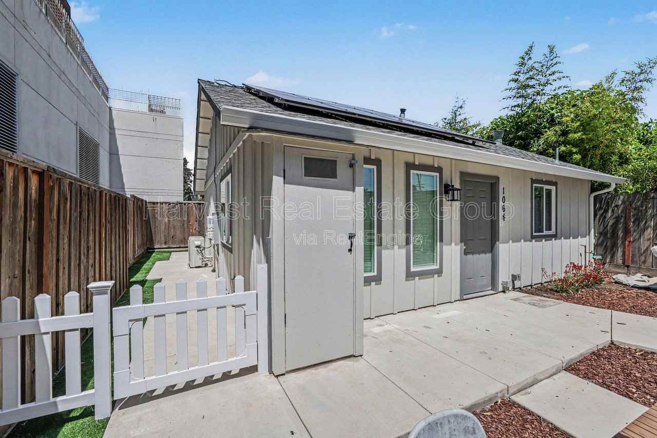1060 37th St #1064 - Photo 3 of 15