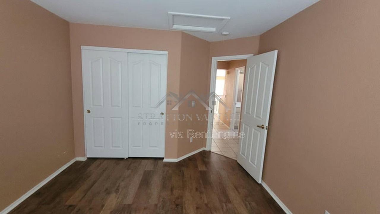 6714 W Wahalla Ln - Photo 5 of 29