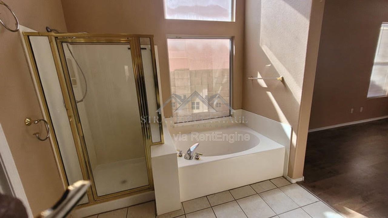 6714 W Wahalla Ln - Photo 6 of 29