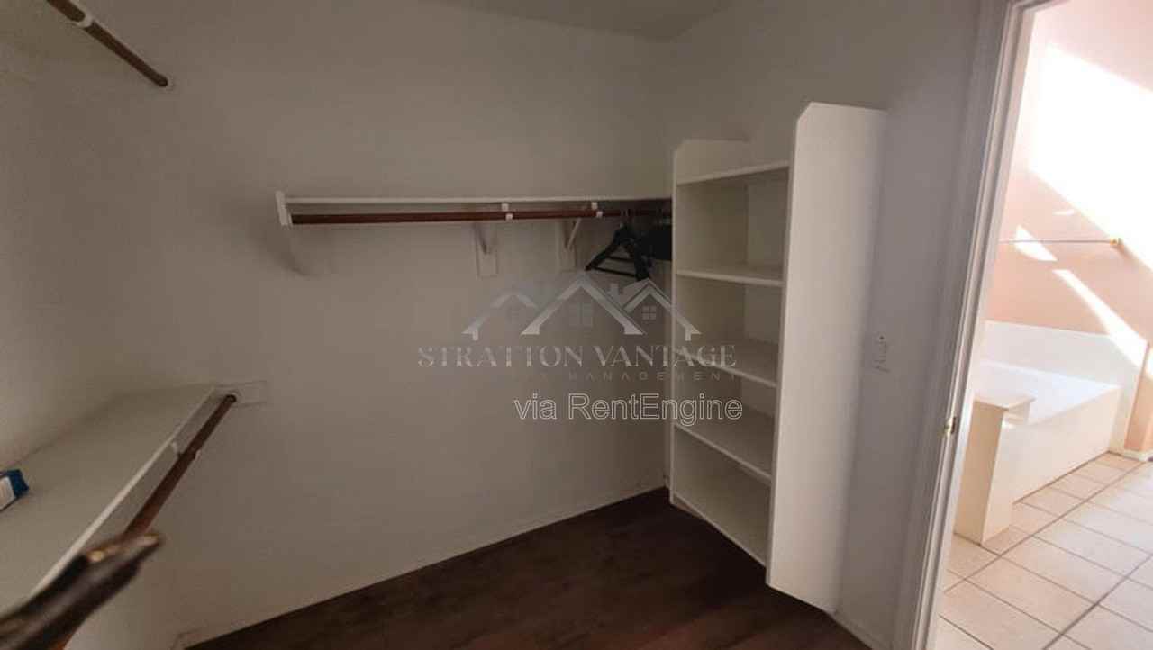 6714 W Wahalla Ln - Photo 7 of 29