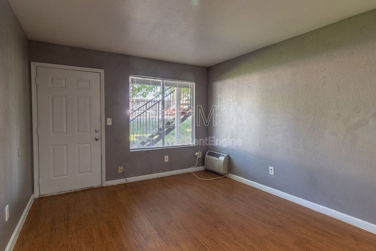 3939 N Pershing Ave #101 - Photo 2 of 5