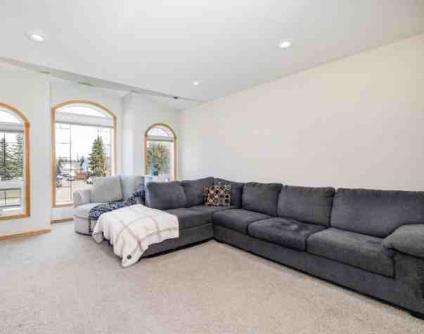 9 Parson Dr - Photo 4 of 19