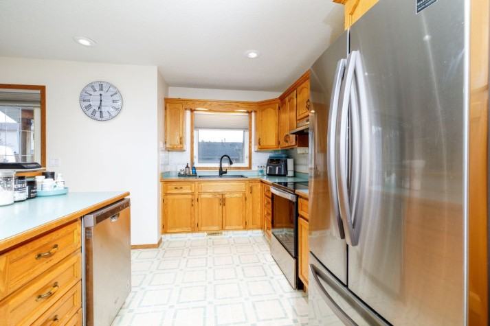 9 Parson Dr - Photo 7 of 19